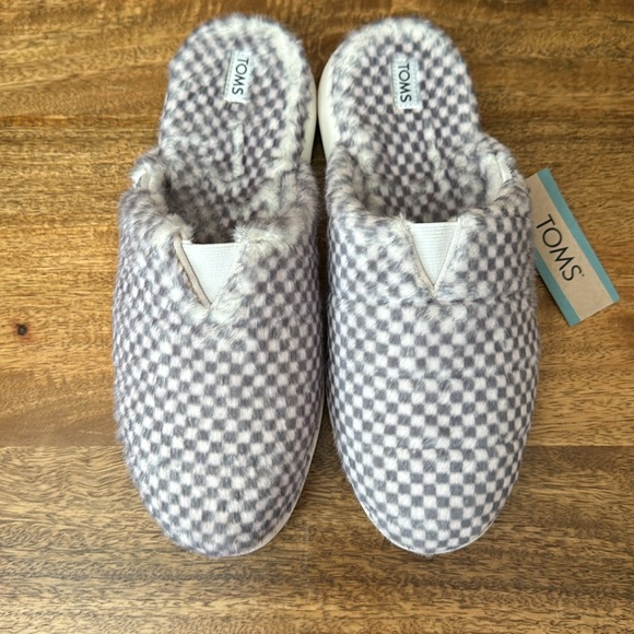 Toms - Picture 6 of 8